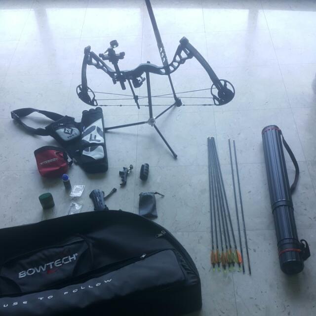 Bowtech Fuel Compound Bow Set, Sports Equipment, Bicycles & Parts