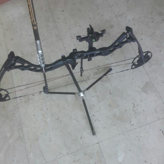 Bowtech Fuel Compound Bow Set, Sports Equipment, Bicycles & Parts