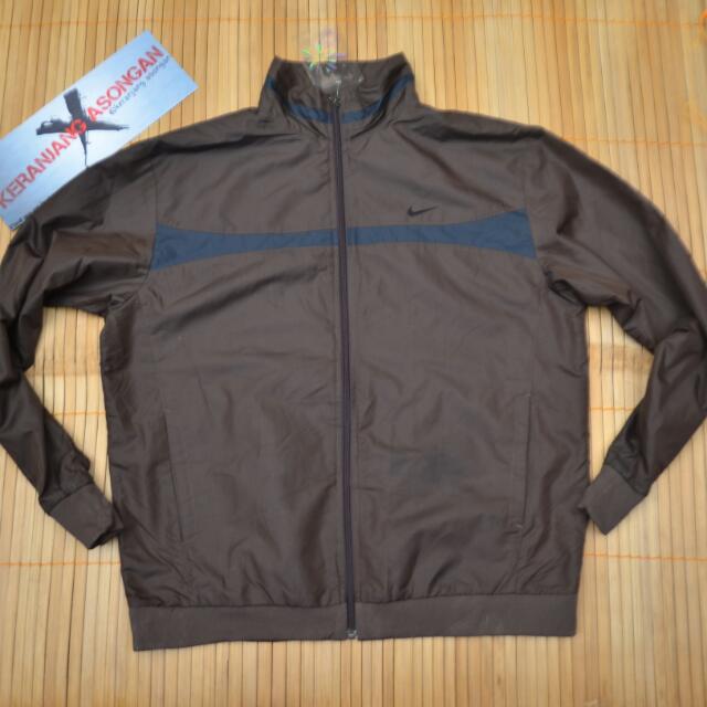 jaket running nike