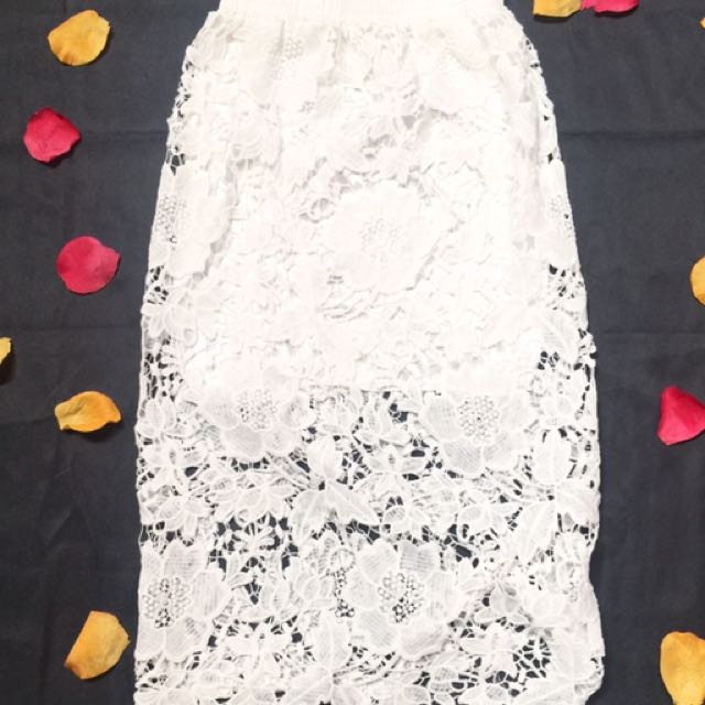 Midi White Lace Skirt Rok Putih Brokat Premium Rok Span Putih Fesyen Wanita Pakaian Wanita Di Carousell