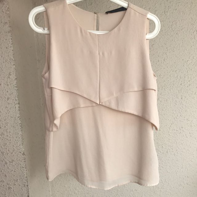 Zara Basic Top (Category: Blouses) located in Kuala Lumpur. Submitted by cluttercutter (Listing ID 115310722, Image 1). Description: .