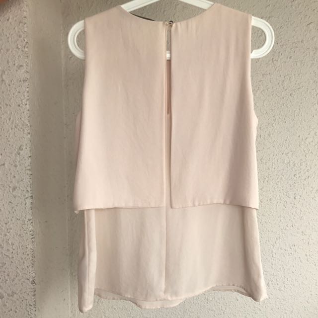 Zara Basic Top (Category: Blouses) located in Kuala Lumpur. Submitted by cluttercutter (Listing ID 115310722, Image 3). Description: .
