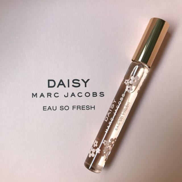 Marc jacobs eau hotsell so fresh rollerball