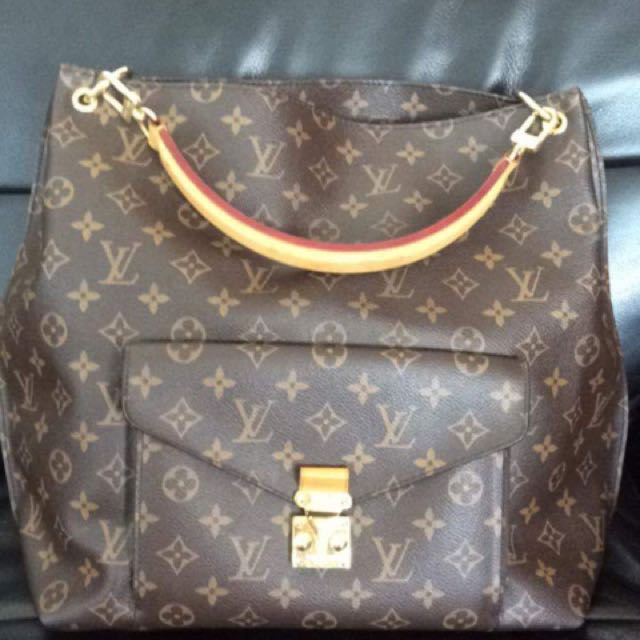 M40781 Louis Vuitton Metis Monogram, Luxury, Bags & Wallets on Carousell