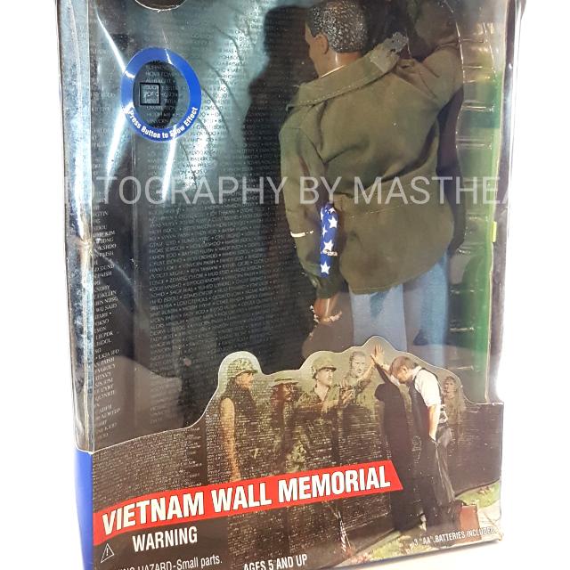GI JOE Vietnam Wall Memorial Lighted Figure Reflections
