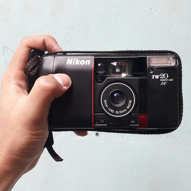 Kamera Analog Kamera Pocket Merek Nikon Tw Af Fotografi Di Carousell