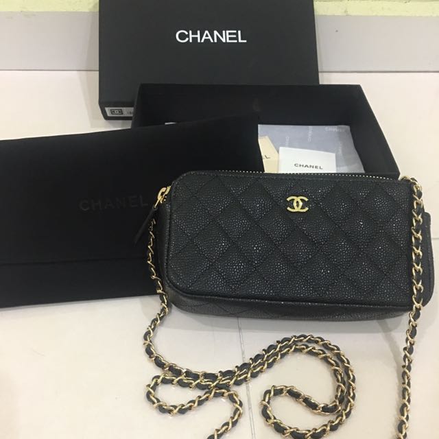 Authentic Chanel gift vip wallet on chain for Sale in Huntington