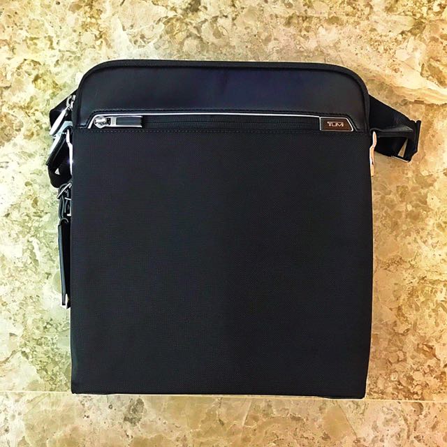 Tumi lucas crossbody 2025