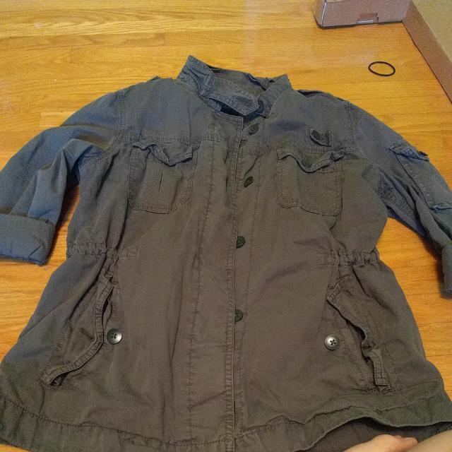 Cargo Jacket (Category: Clothes) located in Toronto. Submitted by venben1 (Listing ID 115758482, Image 2). Description: .