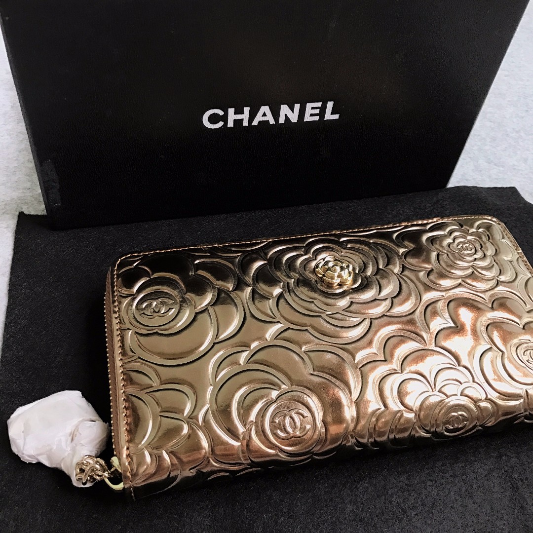 Pre-Owned Chanel CHANEL Round Zipper Long Wallet Camellia Coco Mark  Metallic Purple Leather x Silver Metal Fittings Purse Women's (Good) 