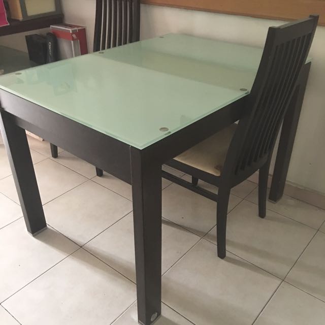 Dining Table (Category: Tables & Sets) located in Singapore. Submitted by doradora18 (Listing ID 115669700, Image 2). Description: .