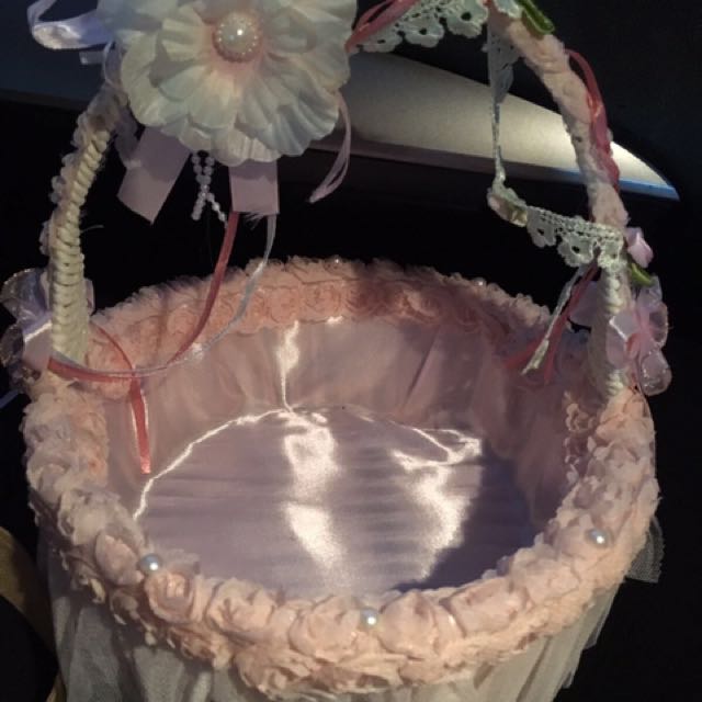 Flower Girls Basket, Hobbies & Toys, Stationery & Craft, Occasions