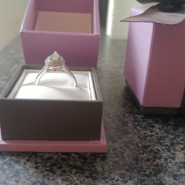 Michael hill online pear shaped ring
