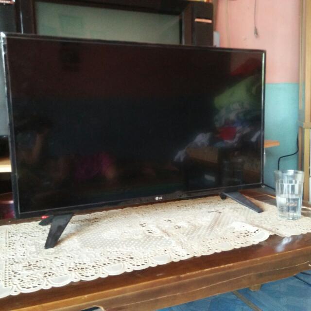 Tv Led Lg 32 Inch Elektronik Tv Perlengkapan Hiburan Di Carousell