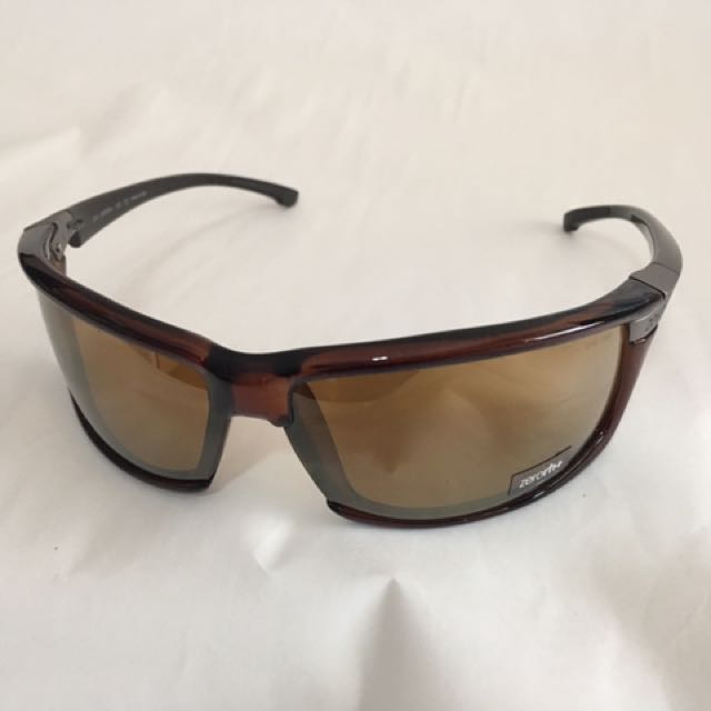 sportswear sunglasses