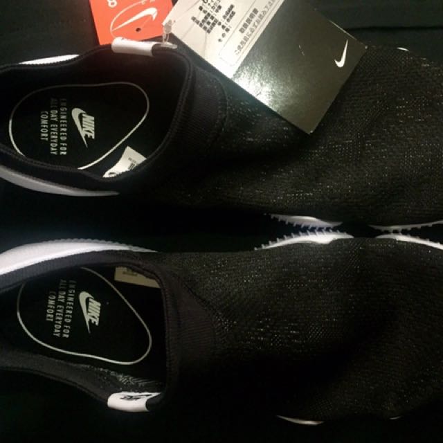 nike aqua shock