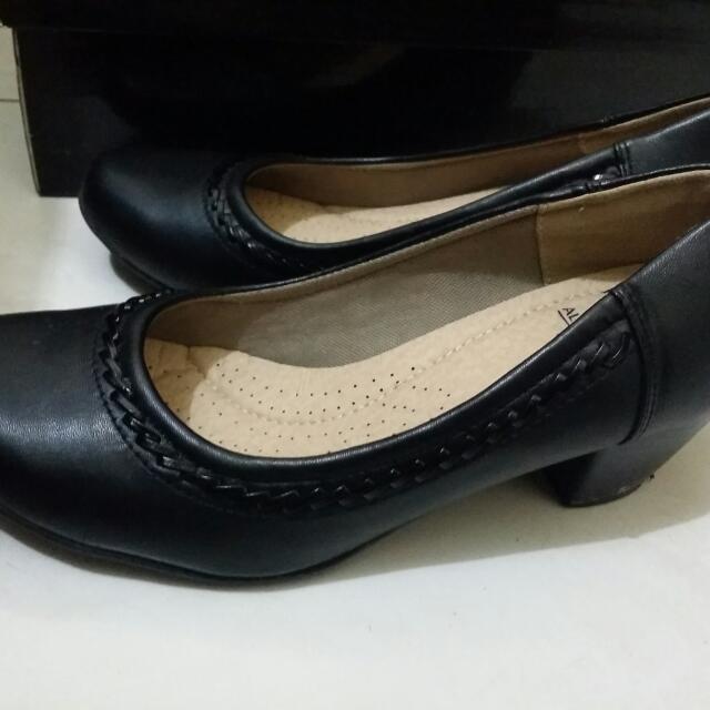 Alien Dion Formal Shoes Women S Fashion Shoes On Carousell