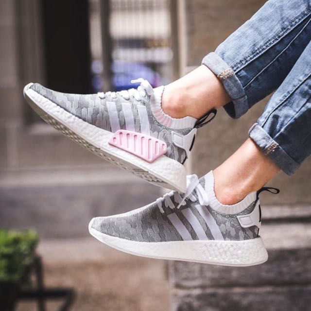 adidas nmd r2 women's grey and pink