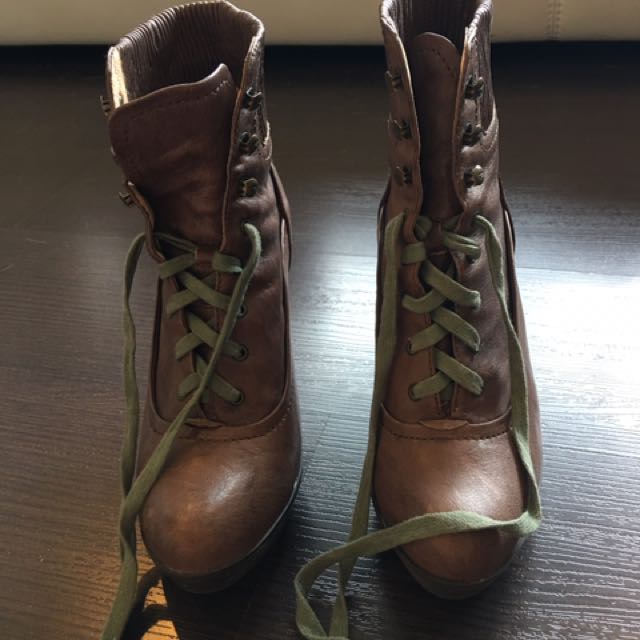womens stacked heel boots
