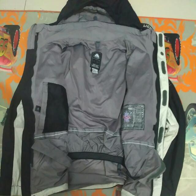 nike acg snowboard jacket