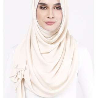 Duck In Pearl Matte Satin Silk