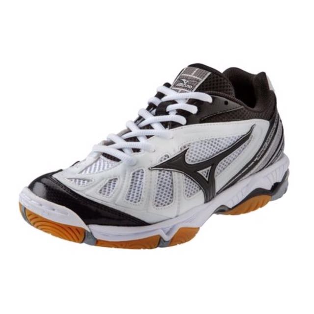 Mizuno wave hurricane 2 mid top
