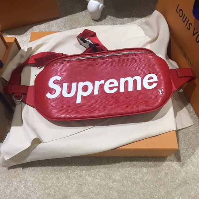 𝐑𝐀𝐑𝐄] Louis Vuitton x Supreme Bumbag Epi Red (M53418), Luxury, Bags &  Wallets on Carousell