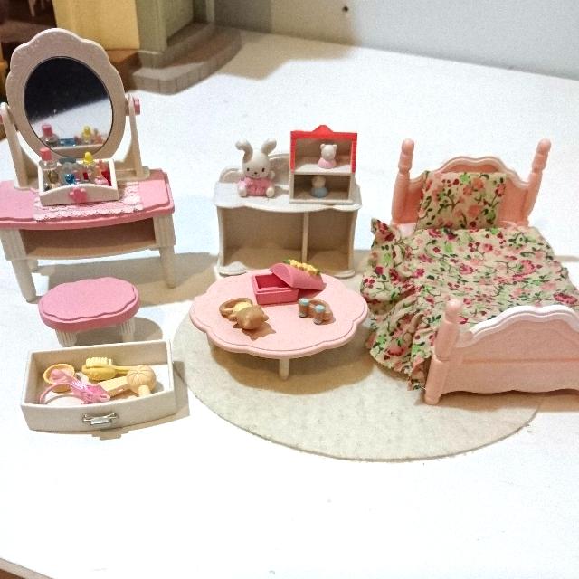 Sylvanian families bedroom top and vanity set