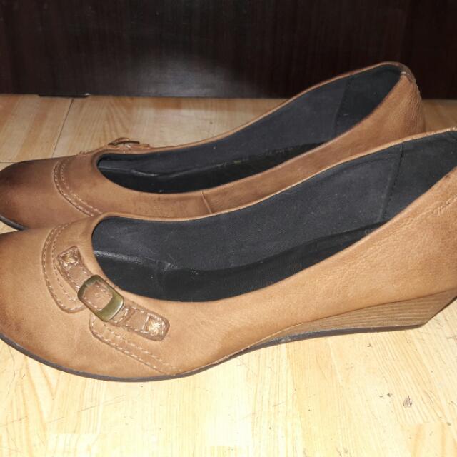 Authentic Vagabond Leather Poppy Wedge Shoes Sale or Swap, Women's Fashion, Footwear, Loafers on Carousell
