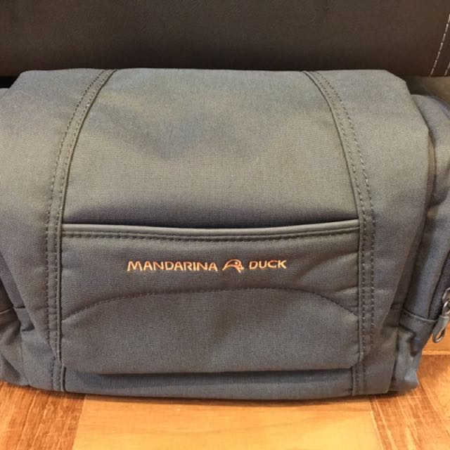 mandarina duck toiletry bag