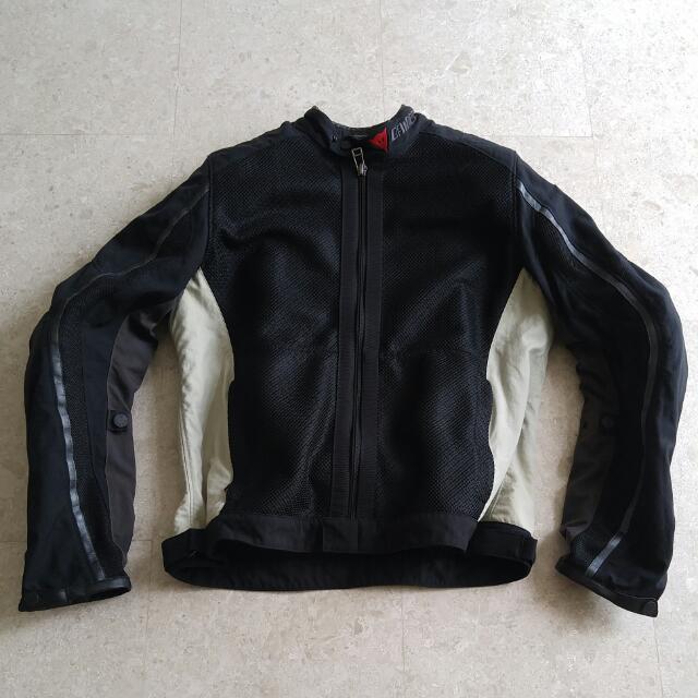 Dainese air mesh outlet