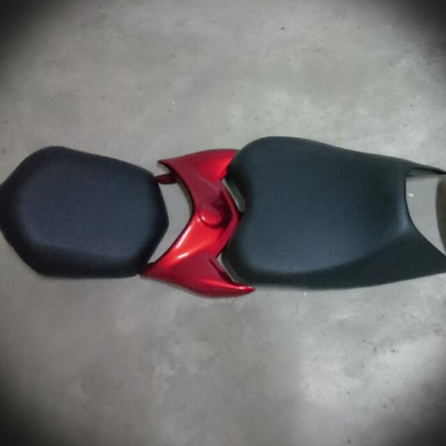 R15 v1 clearance seat cover