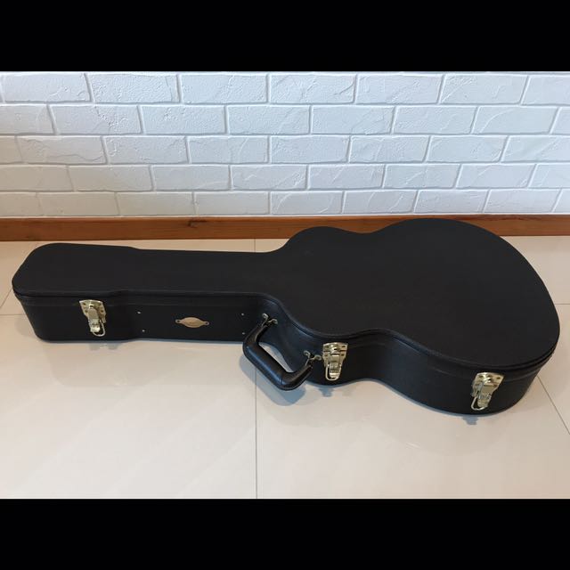 Taylor Acoustic Guitar Hard Case, Hobbies & Toys, Music & Media