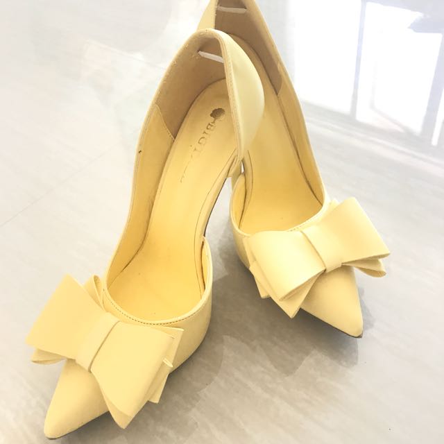 cute yellow heels