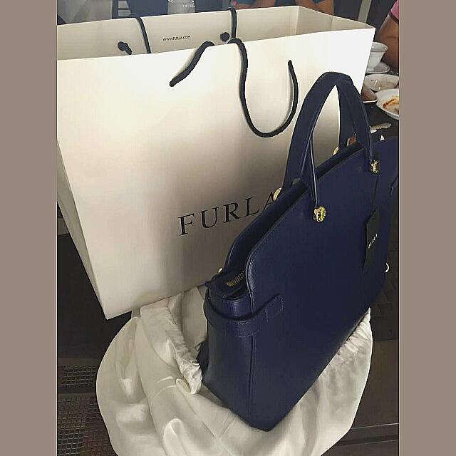 Furla agata store medium leather tote