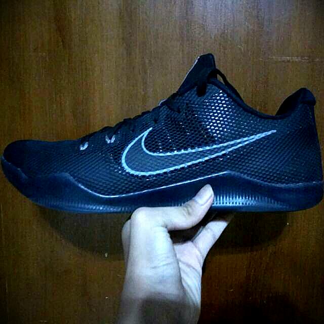 Kobe 11 blackout shop