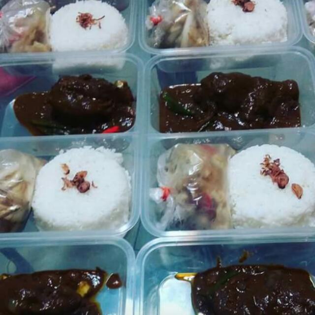 Nasi Putih Ayam Kicap Berempah Sayur Goreng Campur Food Drinks Packaged Snacks On Carousell