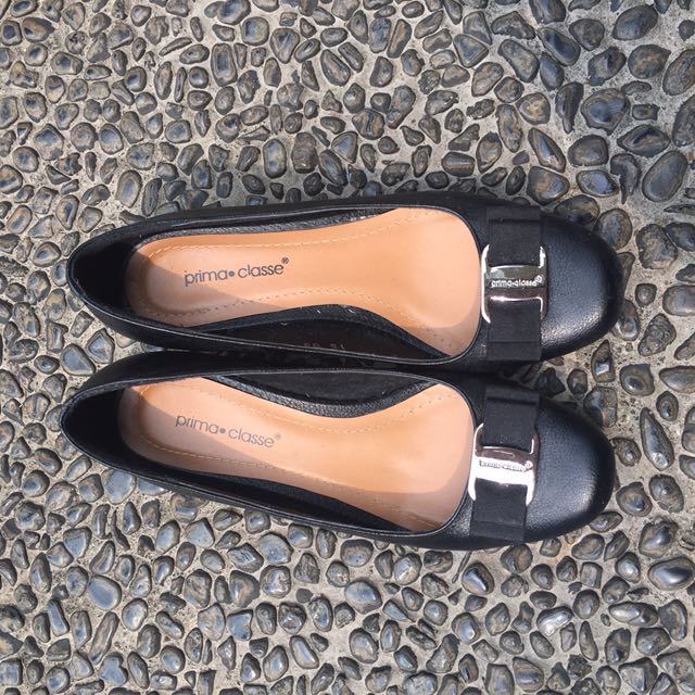 Prima Classe Pantofel Women S Fashion Women S Shoes On Carousell