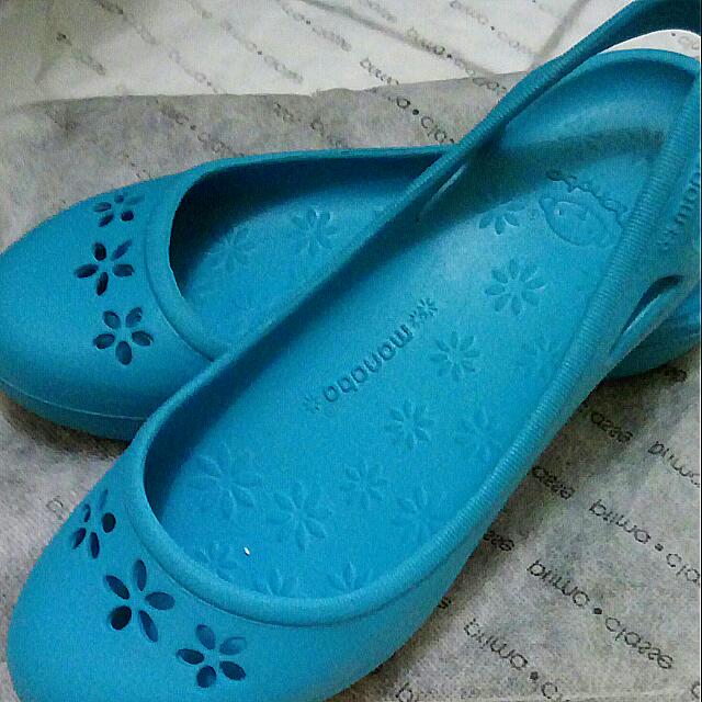 Monobo Sandal Crocs (Made in Thailand), Women's Fashion, Women's Shoes