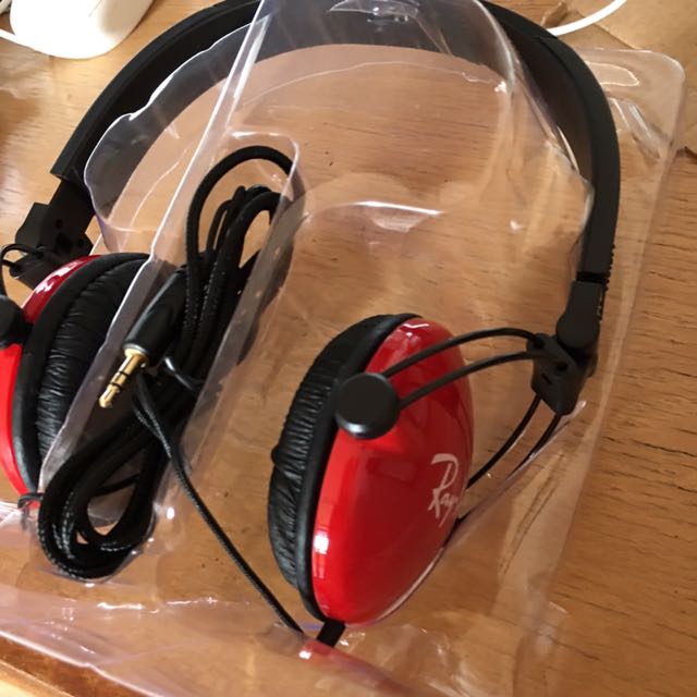 Ray deals ban earphones