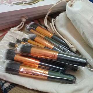 SET KABUKI BRUSH