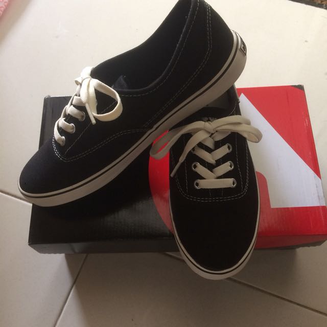 Airwalk Celsea Original Fesyen Wanita Sepatu Di Carousell