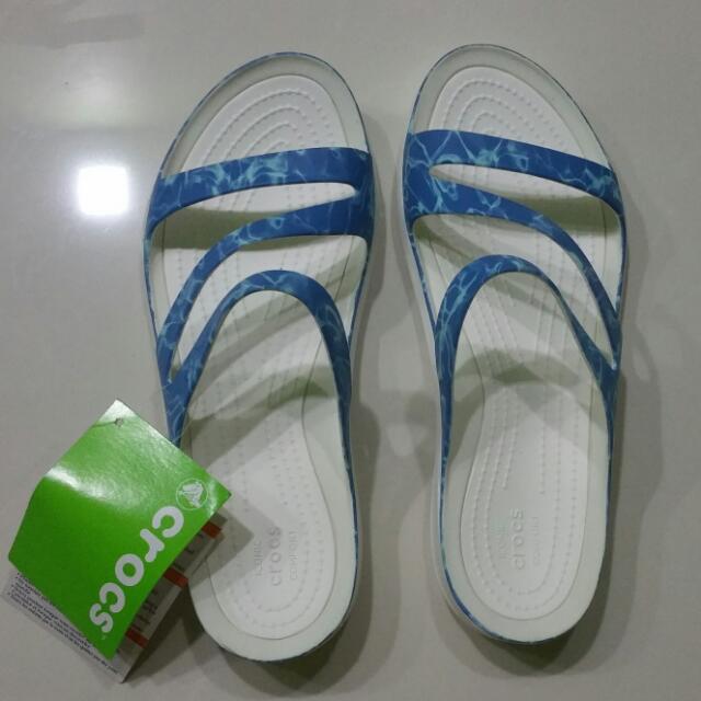 crocs swiftwater graphic sandal