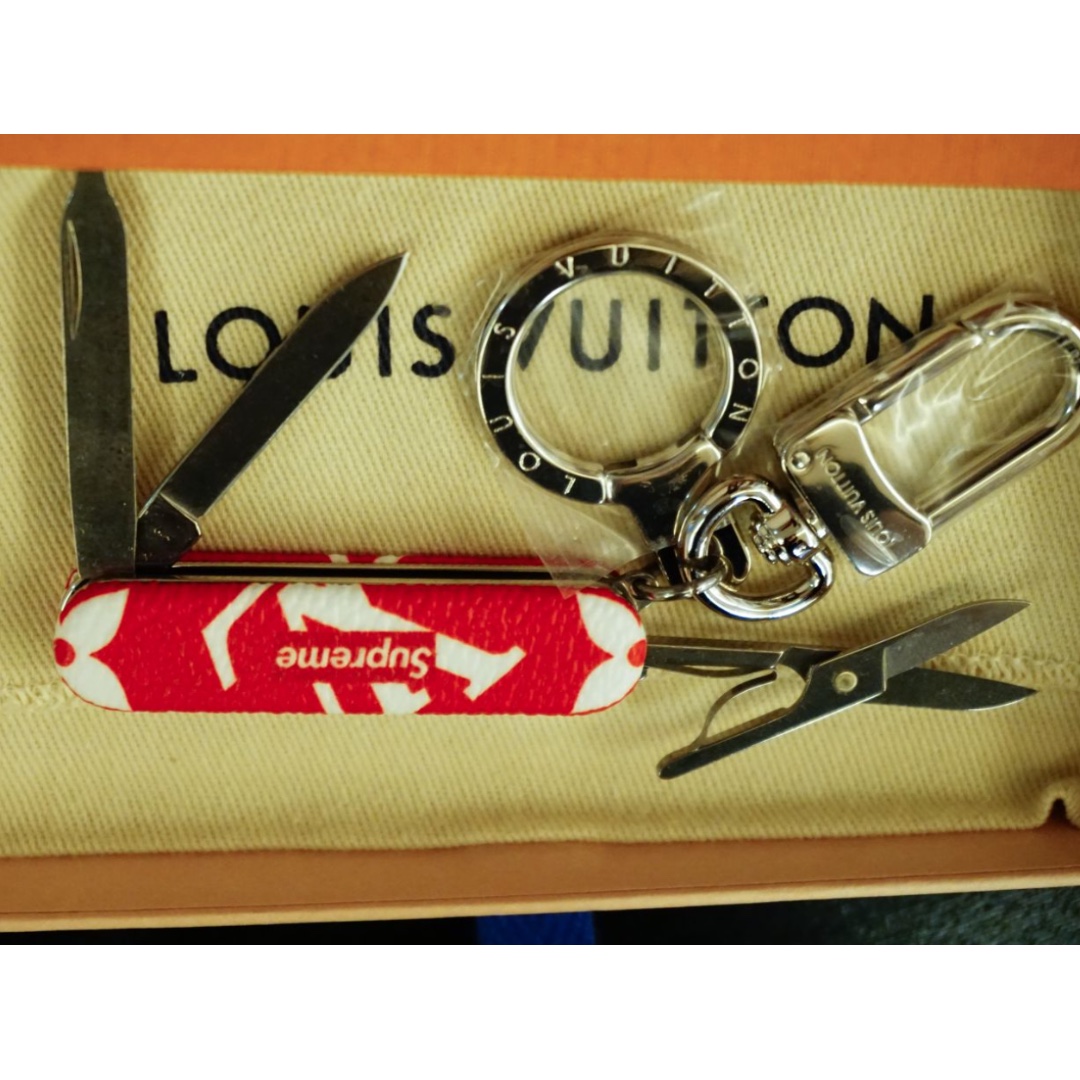 LOUIS VUITTON Supreme Keyring Key Chain Monofram Pocket Knife 2017 Limited