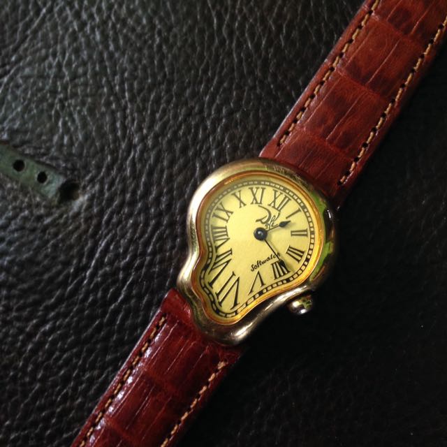Salvador Dali, Fesyen Wanita, Jam Tangan di Carousell