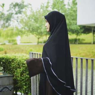 Instock Khimar Shayla