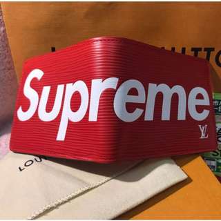 Name: Supreme x Louis Vuitton Wallet Condition: Used (9/10) Price: R24000 .  81 Milford Avenue Dowerglen Johannesburg . . #supreme #LV…