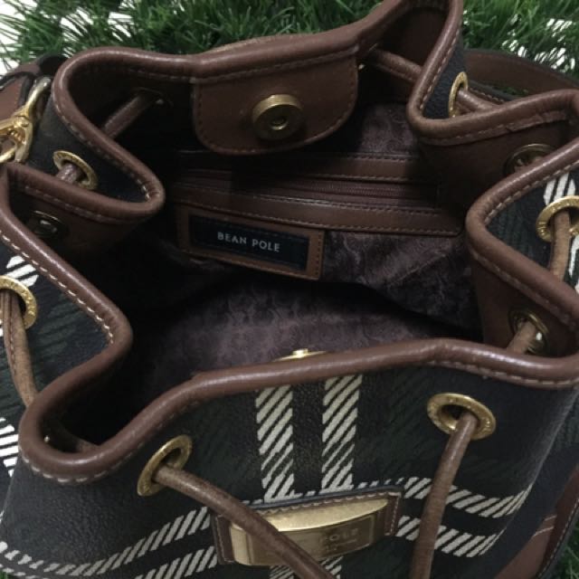 Bean pole bucket bag store