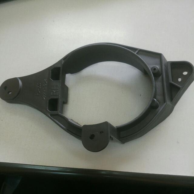 Perodua Myvi Lagi Best Fog Lamp Bracket Lh Or Rh Auto Accessories On Carousell