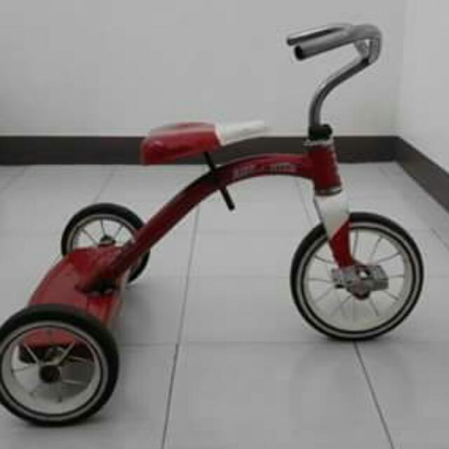 radio flyer retro red tricycle